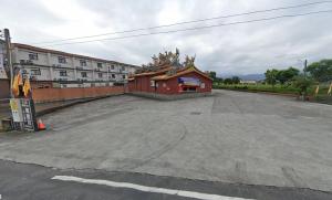 El edificio en el que está la habitación en casa particular