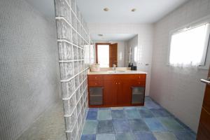 Kép Piscina de sal Barbacoa Wifi, Parking Gratis, 3 min PGA Casa El Roble szállásáról Gironában a galériában
