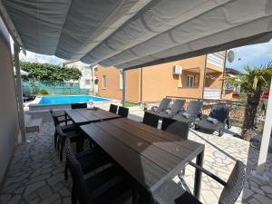 Gambar di galeri bagi Apartments Pranjic with Pool di Nova Vas