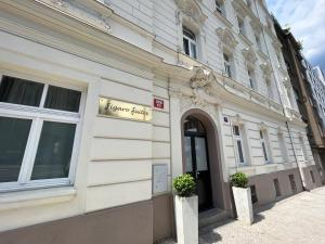 Budova, v ktorej sa apartmánový hotel nachádza