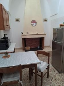 A kitchen or kitchenette at Casa Stella