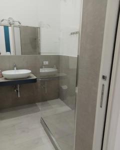 Bilik mandi di Coki Holiday House +15 gambar