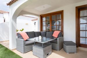 Posezení v ubytování CASA BRANSFORD, Excellent, Sunny House with Private Heated Pool