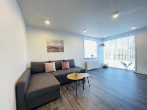 Posezení v ubytování aday - Elegant Apartment with Terrace