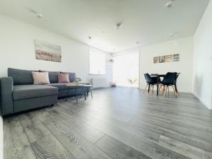Posezení v ubytování aday - Elegant Apartment with Terrace