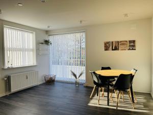 Posezení v ubytování aday - Elegant Apartment with Terrace