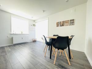 Fotografie z fotogalerie ubytování aday - Elegant Apartment with Terrace v destinaci Svenstrup