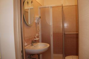 Vannituba majutusasutuses Albergo Perseo