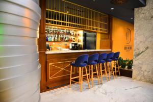 Lounge nebo bar v ubytování Design Plus Bex Hotel