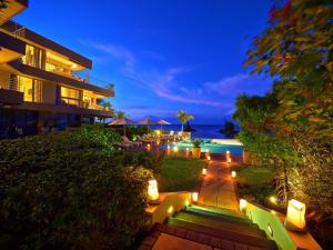 Bazén v ubytování Bon Azur Beachfront Suites & Penthouses with LOV nebo v jeho okolí