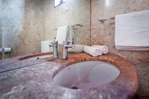 Et badeværelse på Luna Tsuki Six