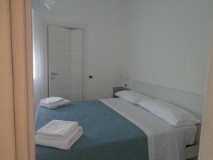 ガリポリにあるAuroraのベッドルーム1室(折りたたみ式タオル2枚付)