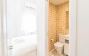 Koupelna v ubytování 3Dormitorios 2Baños -Malasaña-VELAR