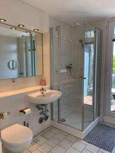 Ein Badezimmer in der Unterkunft Zinnowitz Haus Zur Duene Wohnung 14 W14ZDL