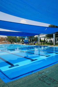 Bazén v ubytování Neve Shalom Hotel nebo v jeho okolí