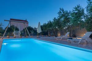 Bazén v ubytování Holiday Home Intrade nebo v jeho okolí
