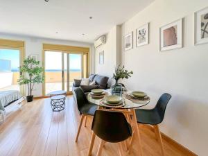 Posezení v ubytování OleHolidays 1133 Romana Playa primera línea playa