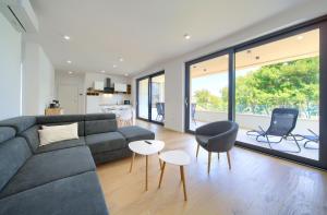 Posezení v ubytování Villa Sabic By The Sea