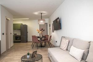 Η κουζίνα ή μικρή κουζίνα στο City Hall view suite