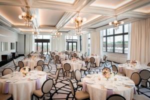Um restaurante ou outro lugar para comer em Perry Lane Hotel, a Luxury Collection Hotel, Savannah