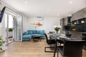 Χώρος καθιστικού στο ARIA Sea View Apartment