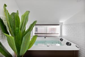 Kúpeľňa v ubytovaní Le Cosy Spa & Office au cœur de Toulouse