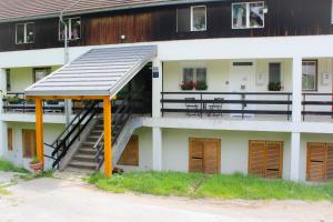 Budova, kde se apartmán nachází