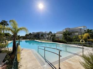 Zdjęcie z galerii obiektu Luxury Garden apt pool, sauna, hammam, near golf w mieście Estepona