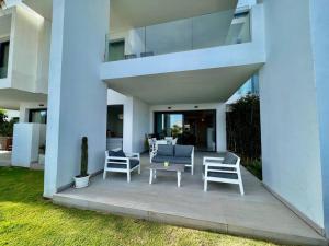 Zdjęcie z galerii obiektu Luxury Garden apt pool, sauna, hammam, near golf w mieście Estepona