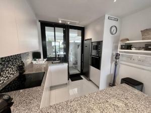 Zdjęcie z galerii obiektu Luxury Garden apt pool, sauna, hammam, near golf w mieście Estepona