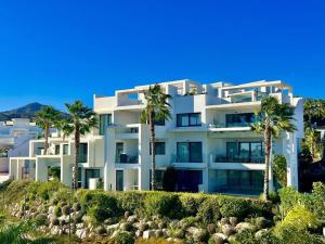 Zdjęcie z galerii obiektu Luxury Garden apt pool, sauna, hammam, near golf w mieście Estepona