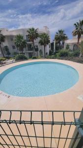 Zdjęcie z galerii obiektu Luxury Garden apt pool, sauna, hammam, near golf w mieście Estepona