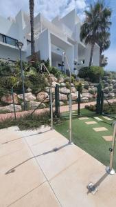 Zdjęcie z galerii obiektu Luxury Garden apt pool, sauna, hammam, near golf w mieście Estepona