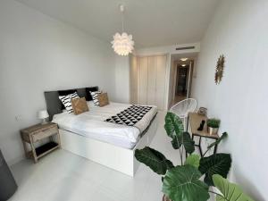 Zdjęcie z galerii obiektu Luxury Garden apt pool, sauna, hammam, near golf w mieście Estepona