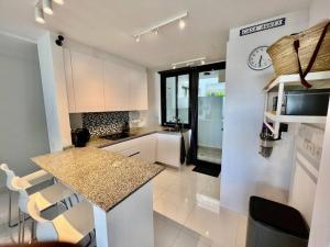 Zdjęcie z galerii obiektu Luxury Garden apt pool, sauna, hammam, near golf w mieście Estepona