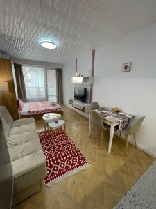 Posezení v ubytování Studio Shevitsa- EV Wallbox