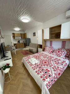Postel nebo postele na pokoji v ubytování Studio Shevitsa- EV Wallbox