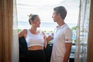 Hosté ubytování UMET Seaview Hotel with Free Airport Pick up and Drop T&C Apply