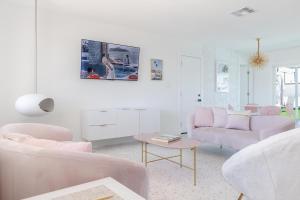 Posezení v ubytování Palm Vista by Rather Be Properties