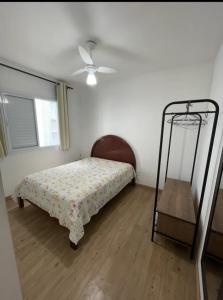 Un ou plusieurs lits dans un hébergement de l'établissement Martinica24D - Lindo apartamento a 800m PRAIA da MARTIM DE SÁ e PRAINHA - Wi-fi e Petfriendly