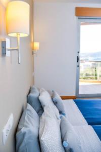 Gallery image of A2 - 2 beds 2 bath luxury Condo - Pool & Sea Views in Kavač