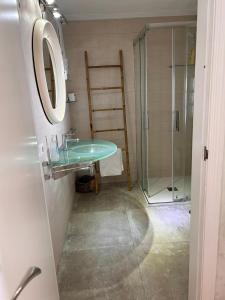 Un baño de GLP CAMPELLO BEACH
