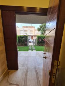 Фотография из галереи Luxurious & Charming Villa в городе Sheikh Zayed