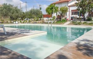 Bazén v ubytování Awesome Home In Chiaramonte Gulfi With Wifi nebo v jeho okolí