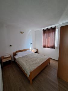 Ένα ή περισσότερα κρεβάτια σε δωμάτιο στο Apartments by the sea Luka Dubrava, Peljesac - 284
