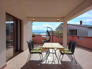 Μπαλκόνι ή βεράντα στο Apartments in Malinska Insel Krk 14775