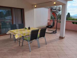 Χώρος καθιστικού στο Apartments in Malinska Insel Krk 14775