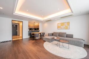 Kuchyň nebo kuchyňský kout v ubytování Haeundae Centum Hotel