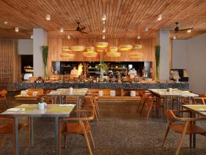 Restaurace v ubytování Maya Sanur Resort & Spa