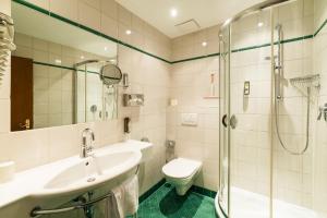 Łazienka w obiekcie Hotel Gasthof Brandstätter